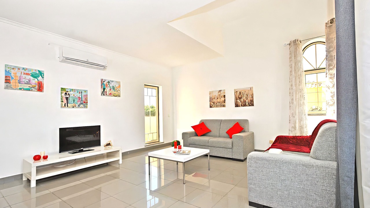 Photo of Livingroom in Oura
