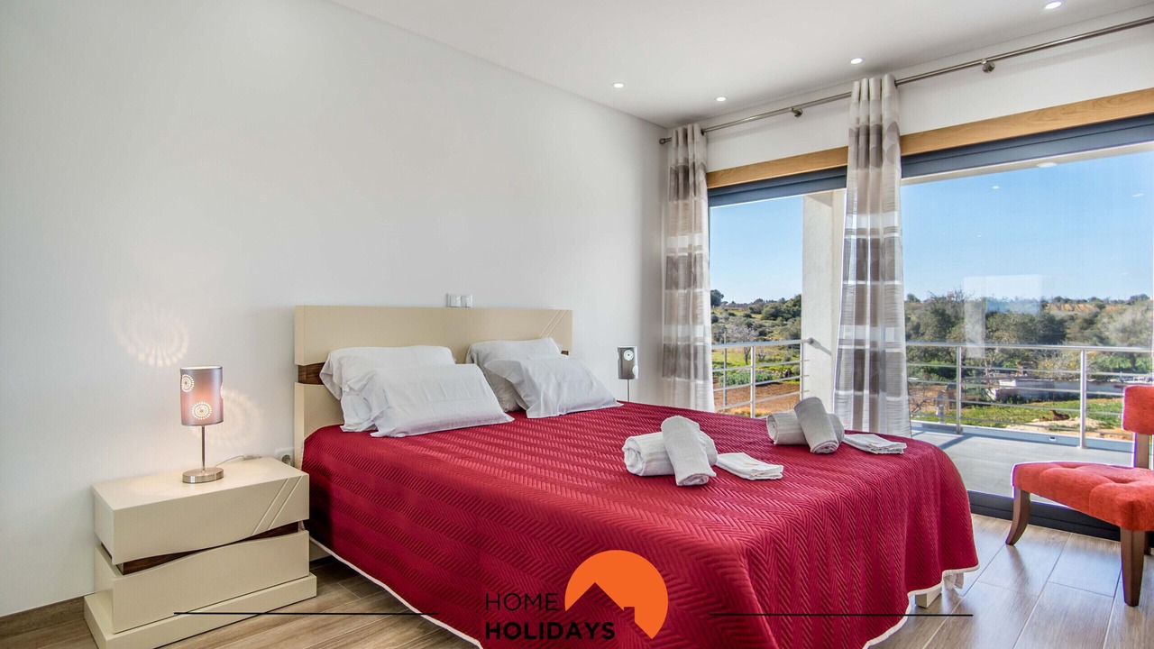 Photo of Bedroom in Monte Raposo