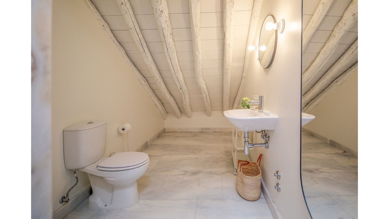 Photo of Bathroom in Baixa