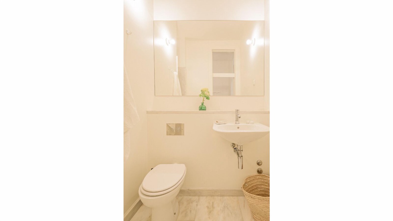 Photo of Bathroom in Baixa