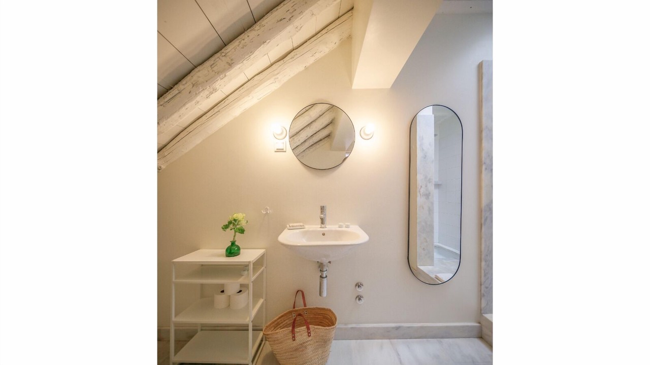 Photo of Bathroom in Baixa