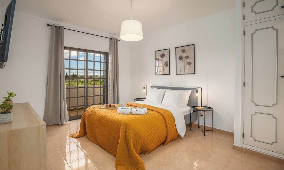 Photo of Bedroom in Lagoa e Carvoeiro