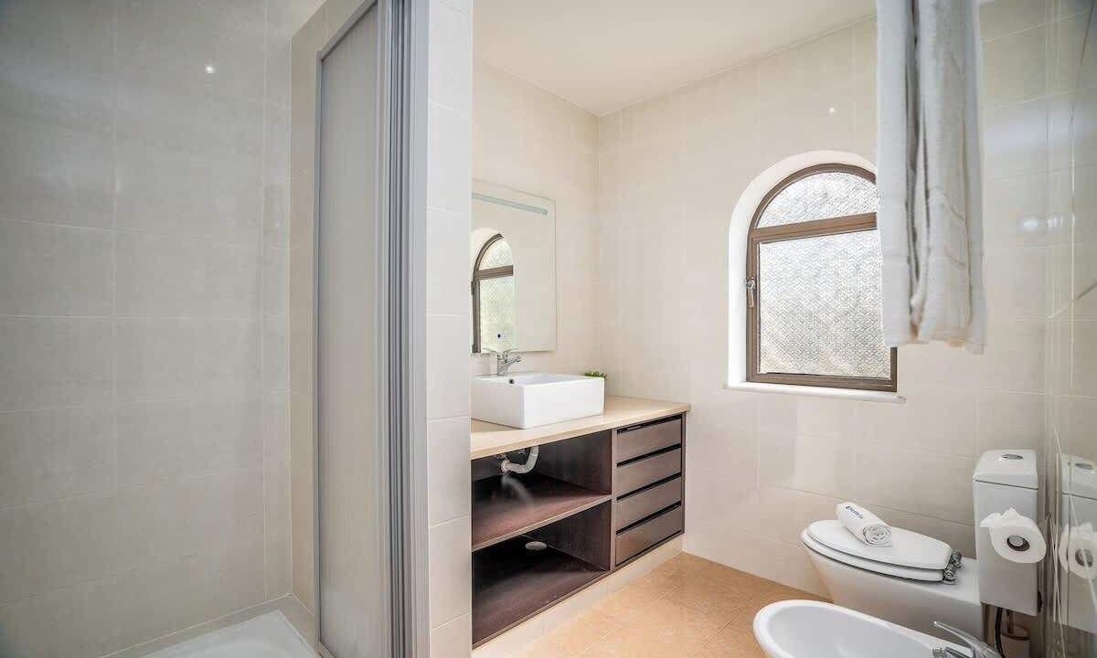 Photo of Bathroom in Lagoa e Carvoeiro