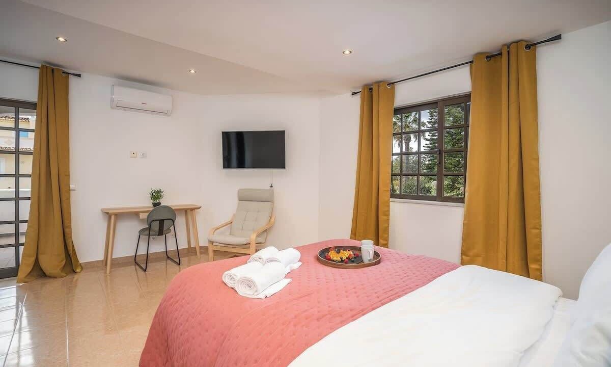 Photo of Bedroom in Lagoa e Carvoeiro