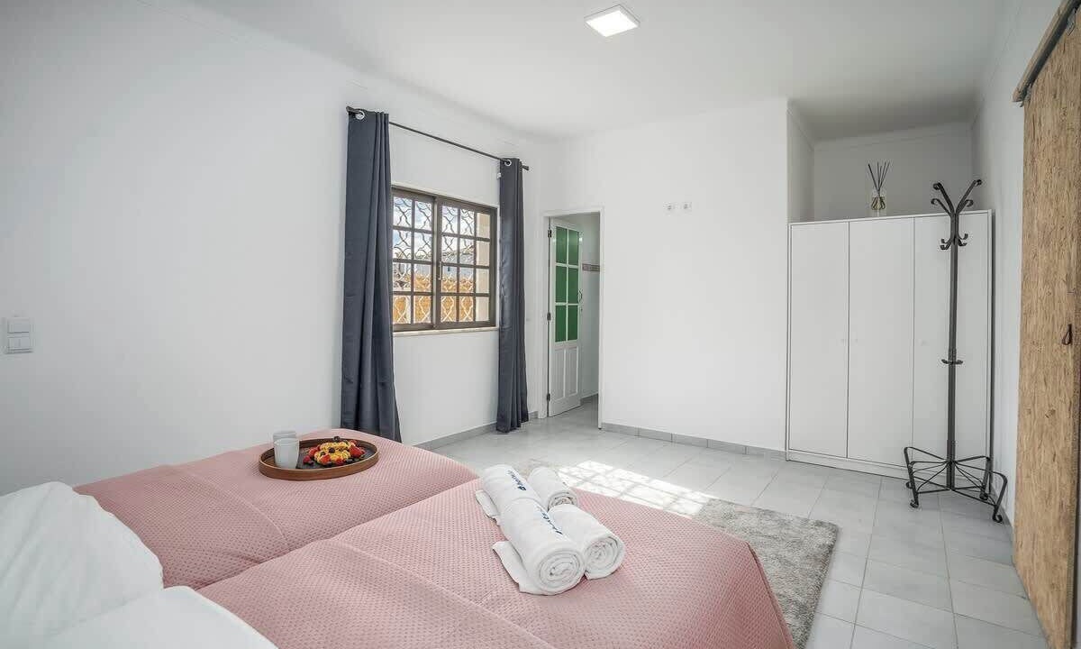 Photo of Bedroom in Lagoa e Carvoeiro