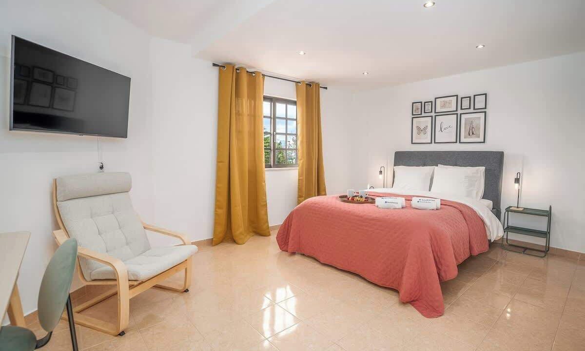 Photo of Bedroom in Lagoa e Carvoeiro