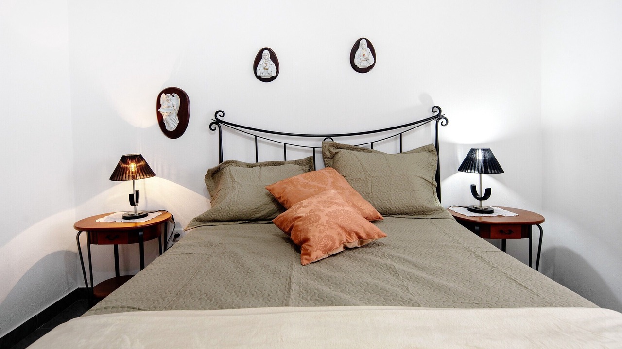 Photo of Bedroom in Angra do Heroismo