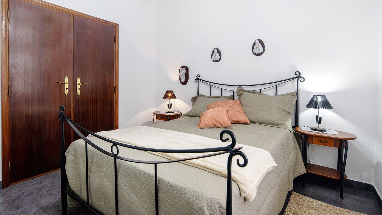 Photo of Bedroom in Angra do Heroismo