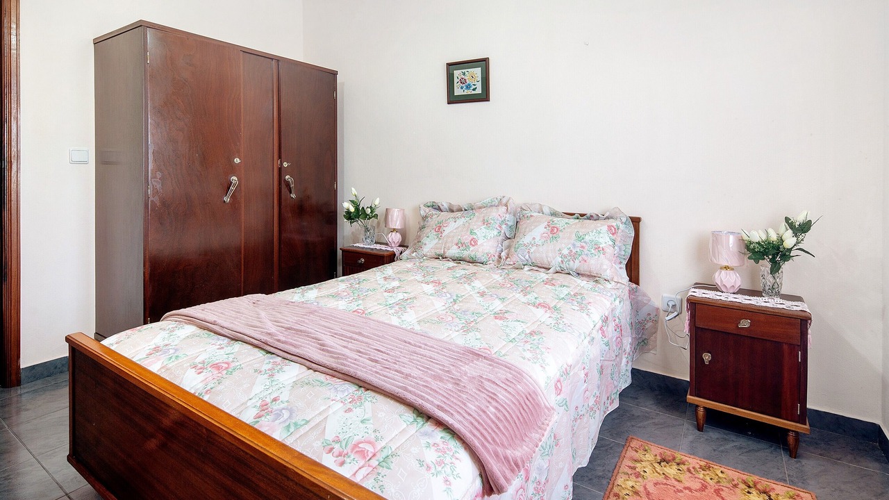 Photo of Bedroom in Angra do Heroismo