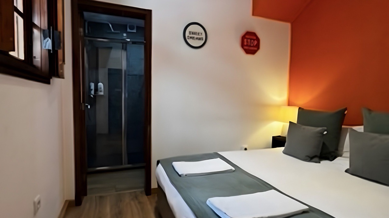Photo of Bedroom in Lordelo do Ouro e Massarelos