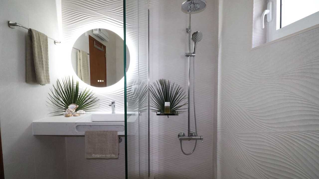 Photo of Bathroom in Alporchinhos