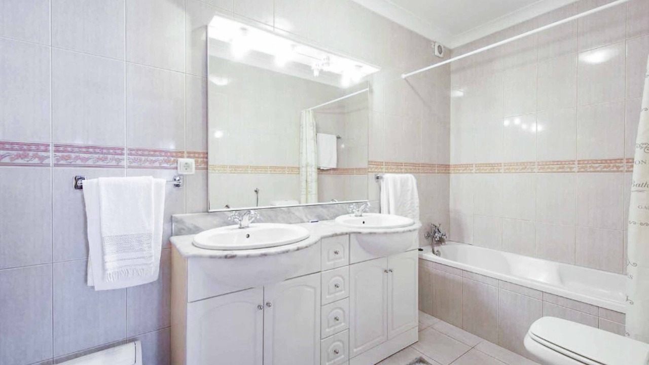 Photo of Bathroom in Caramujeira