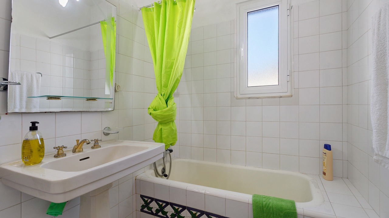 Photo of Bathroom in Alenquer