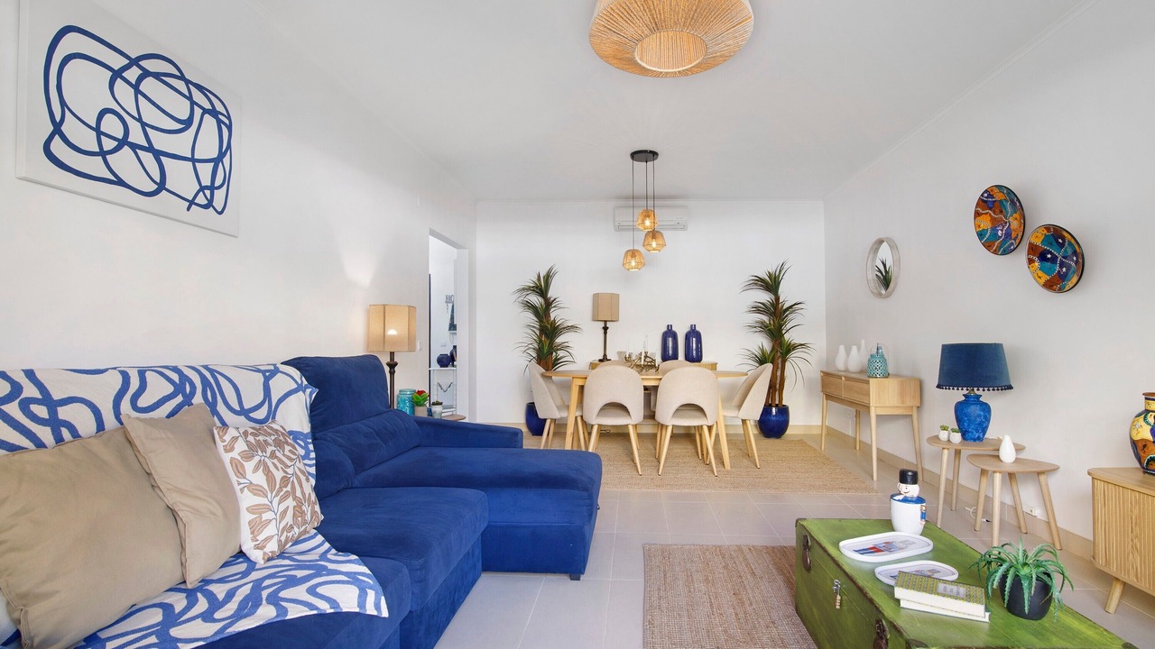 Photo of Livingroom in Canada
