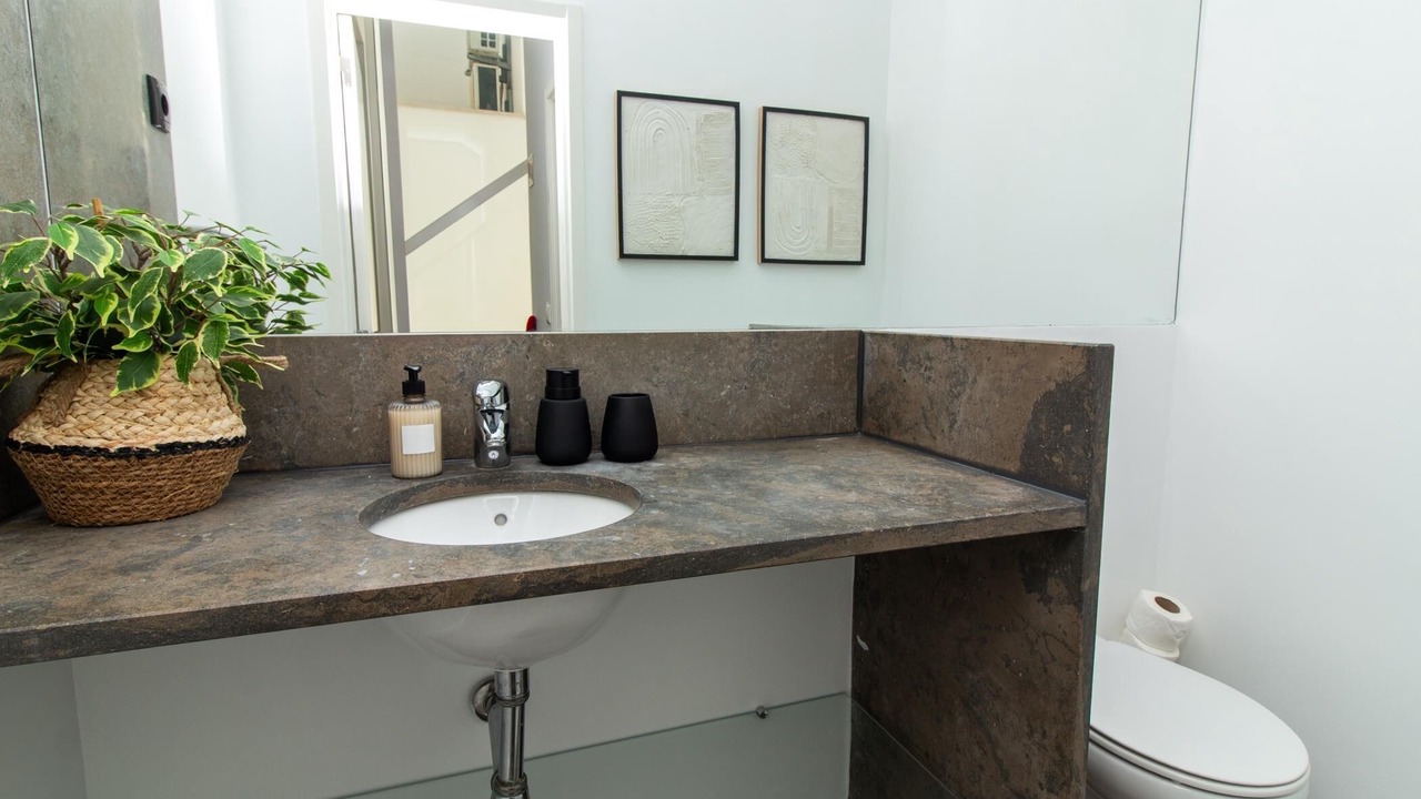 Photo of Bathroom in Patroves