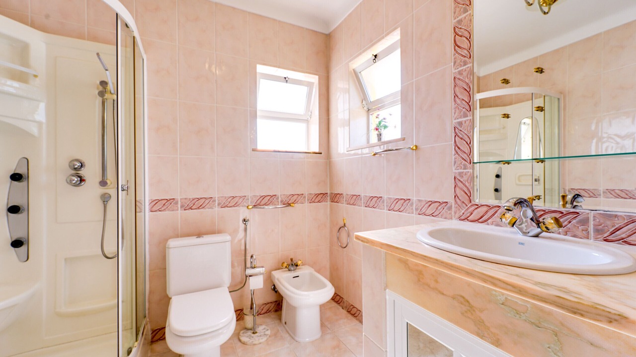 Photo of Bathroom in Lagoa e Carvoeiro