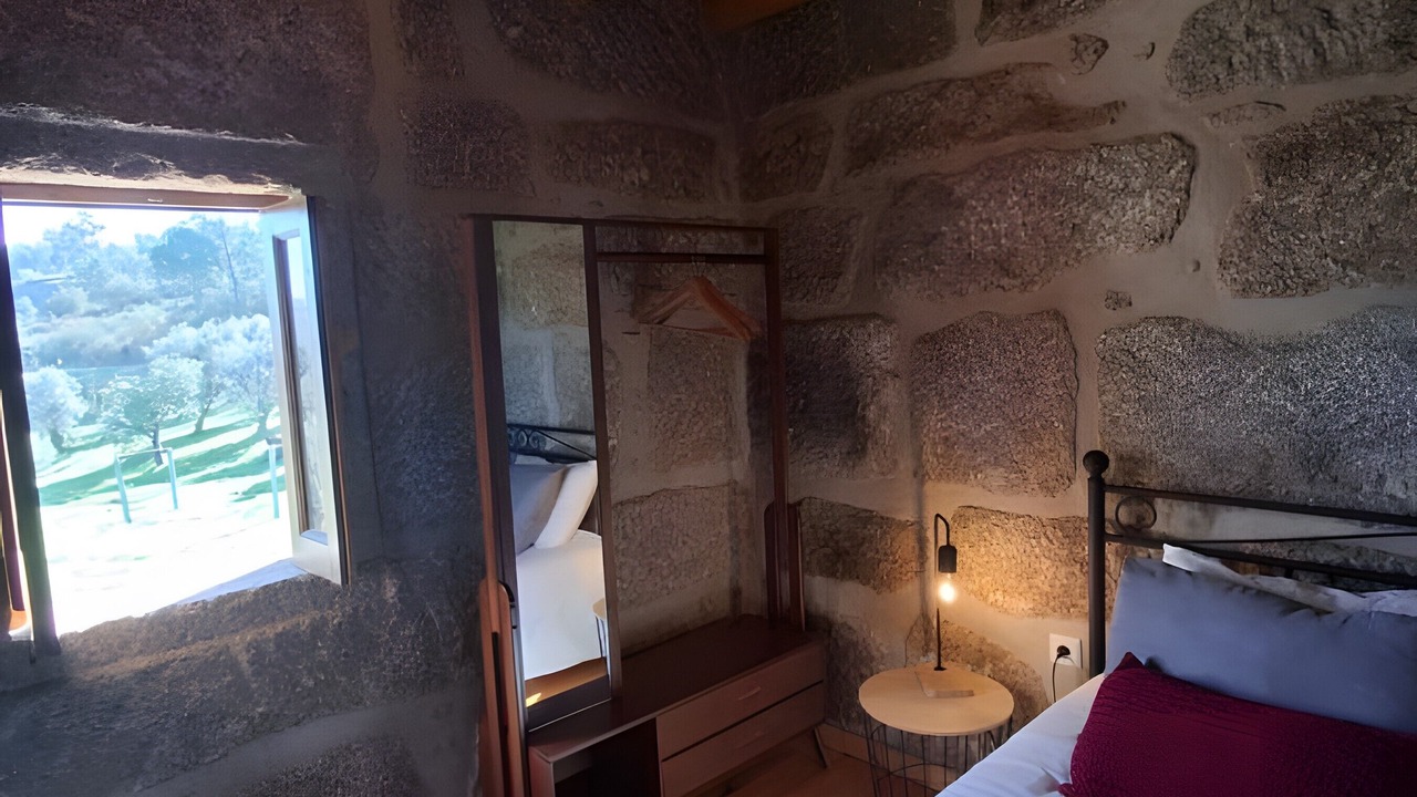 Photo of Bedroom in Oliveira do Hospital