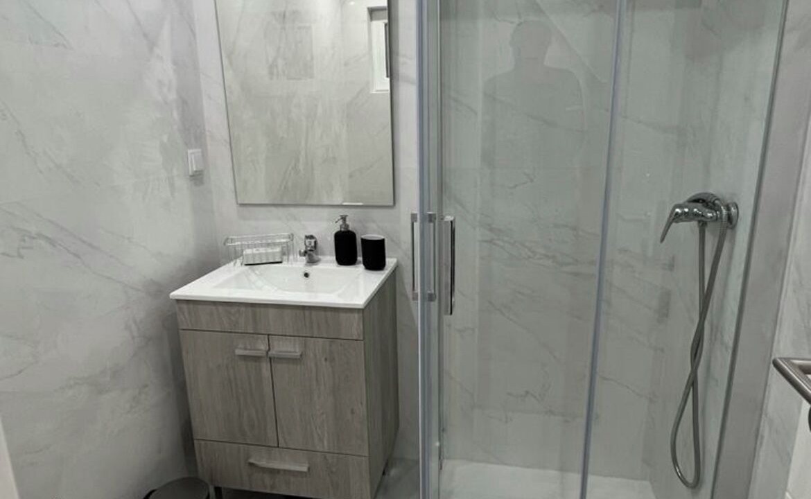 Photo of Bathroom in Linda-a-Velha