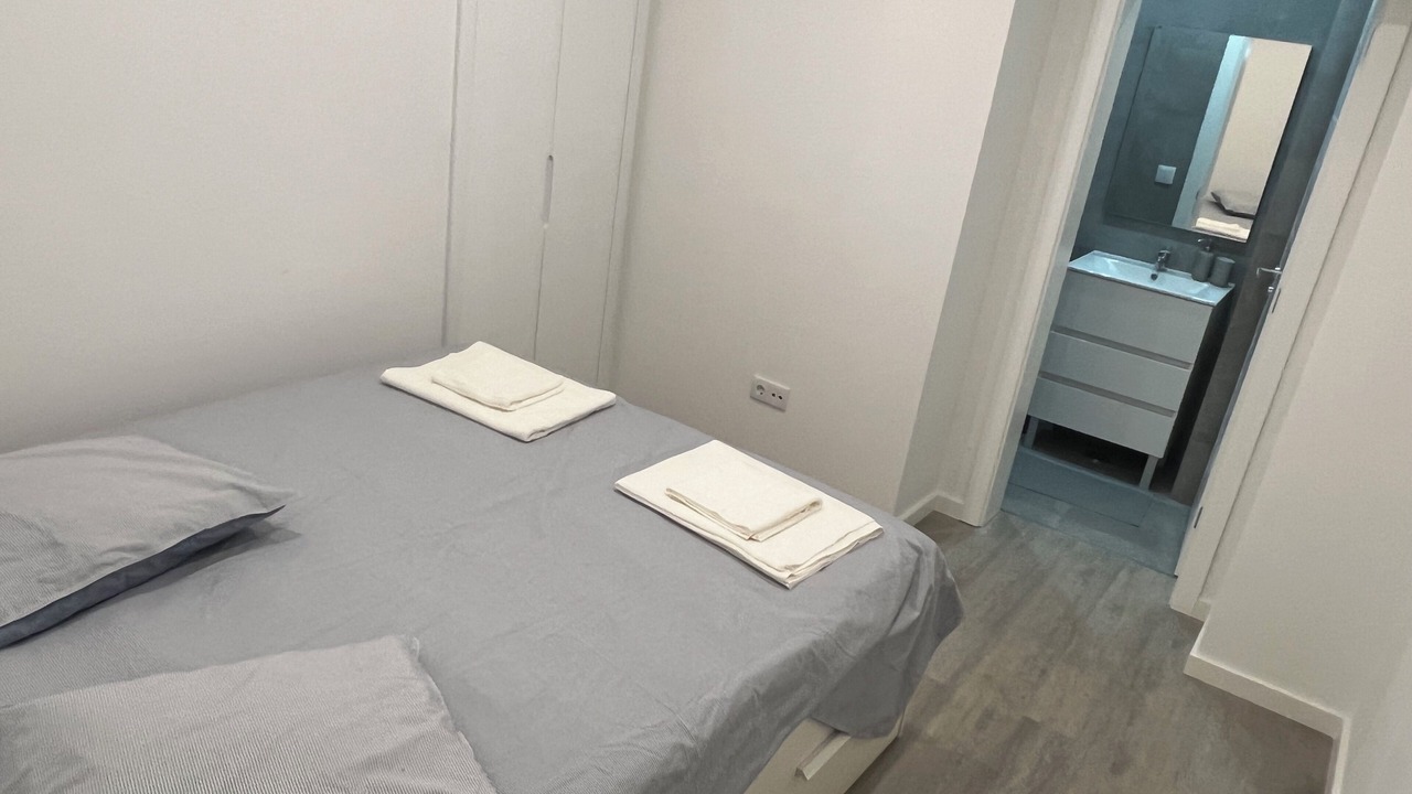 Photo of Bedroom in Linda-a-Velha