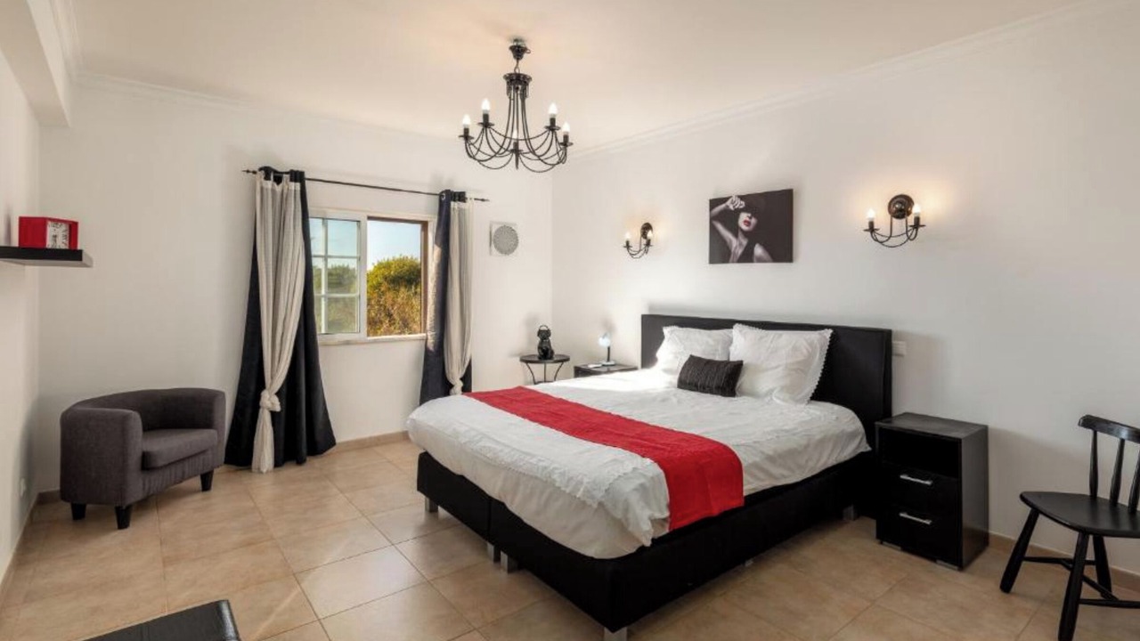 Photo of Bedroom in Lagoa e Carvoeiro