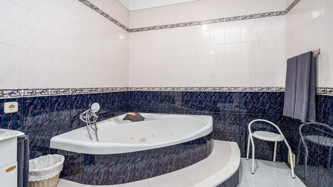 Photo of Bathroom in Porches