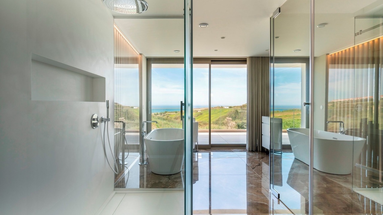 Photo of Bathroom in Atalaia