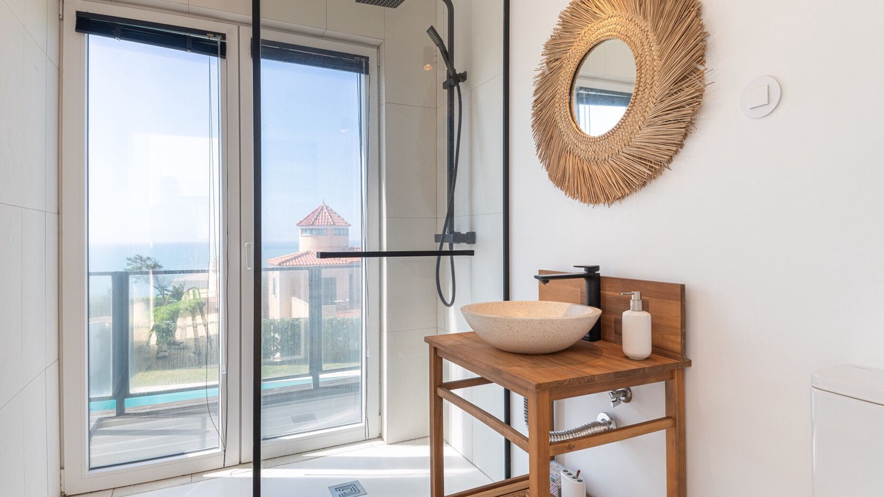 Photo of Bathroom in Colares