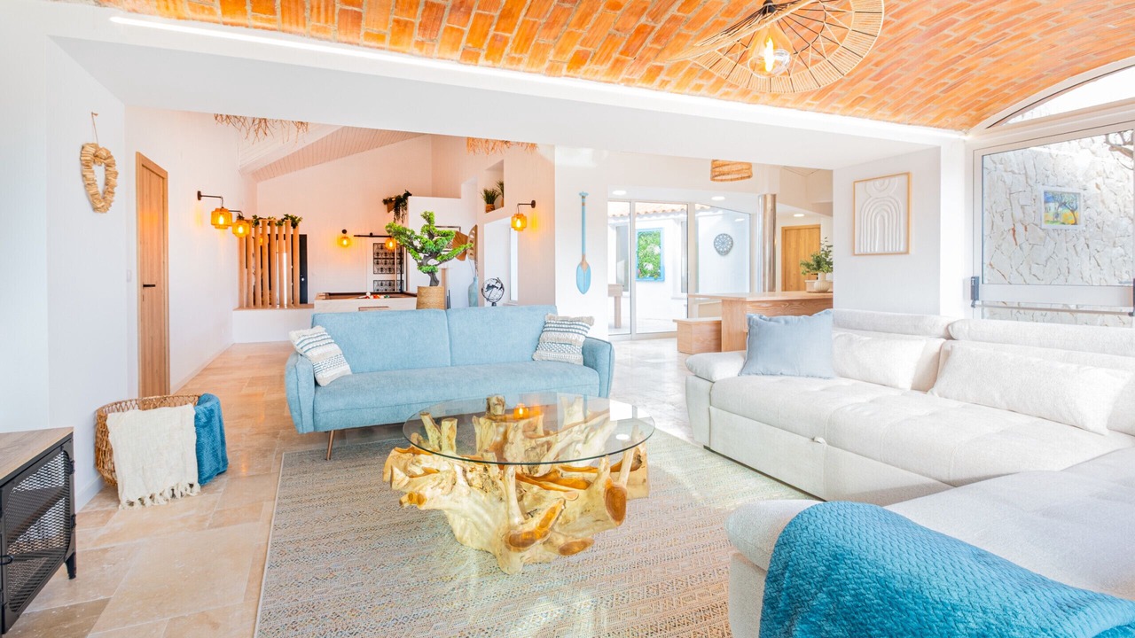 Photo of Livingroom in Oura