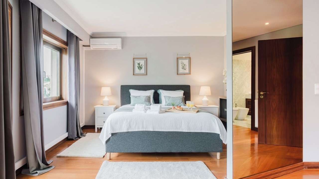 Photo of Bedroom in Oliveira do Douro