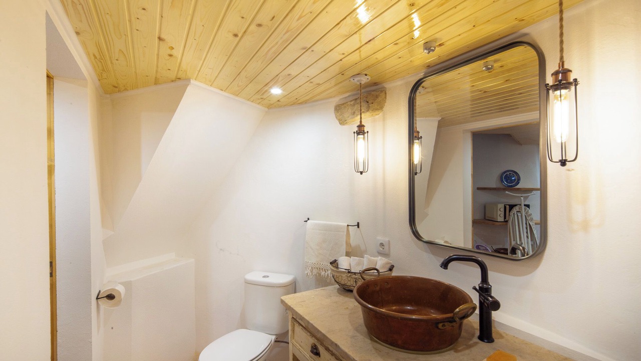 Photo of Bathroom in Peniche