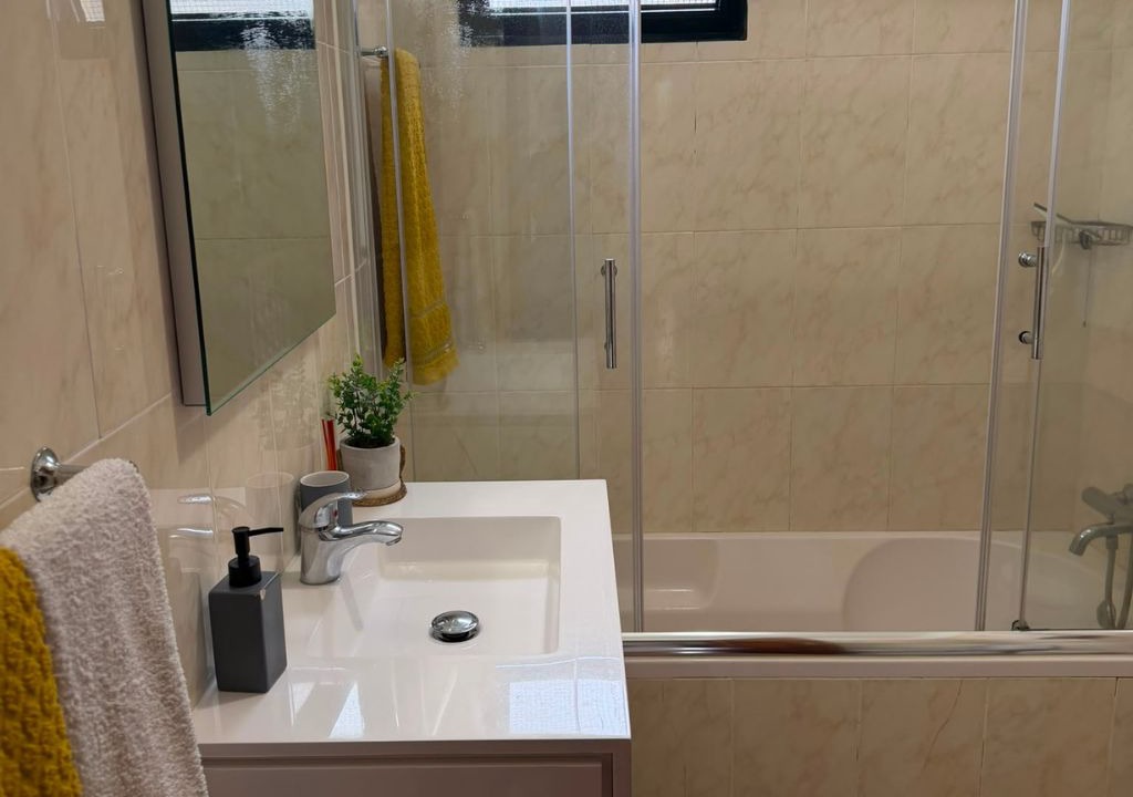 Photo of Bathroom in Estreito de Camara de Lobos