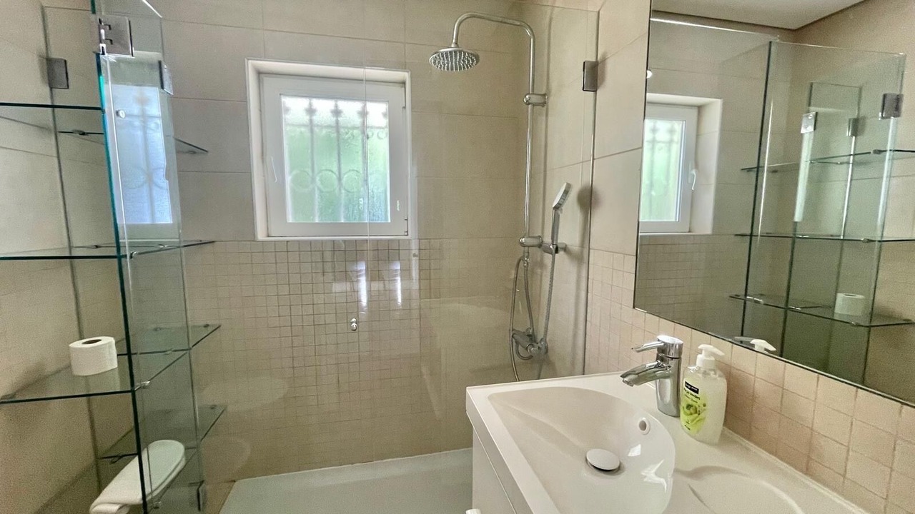 Photo of Bathroom in Quarteira