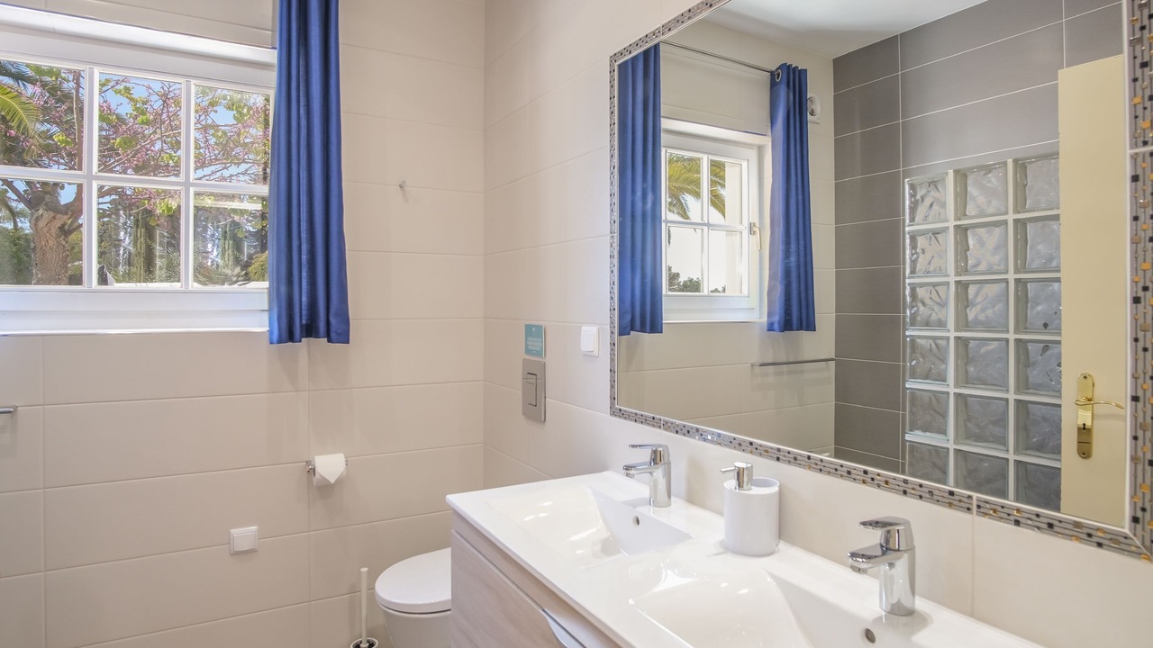 Photo of Bathroom in Funchal