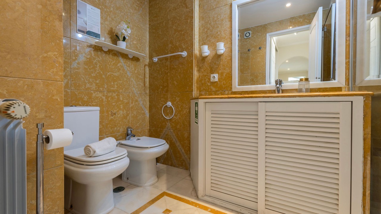Photo of Bathroom in Costa de Caparica