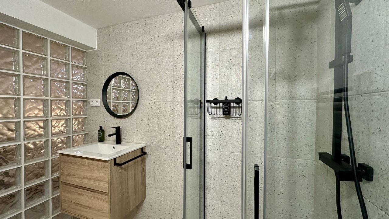 Photo of Bathroom in Quarteira