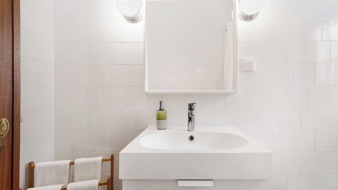 Photo of Bathroom in Charneca