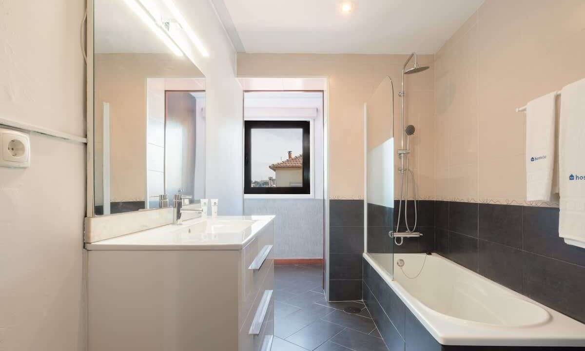 Photo of Bathroom in Sao Mamede de Infesta