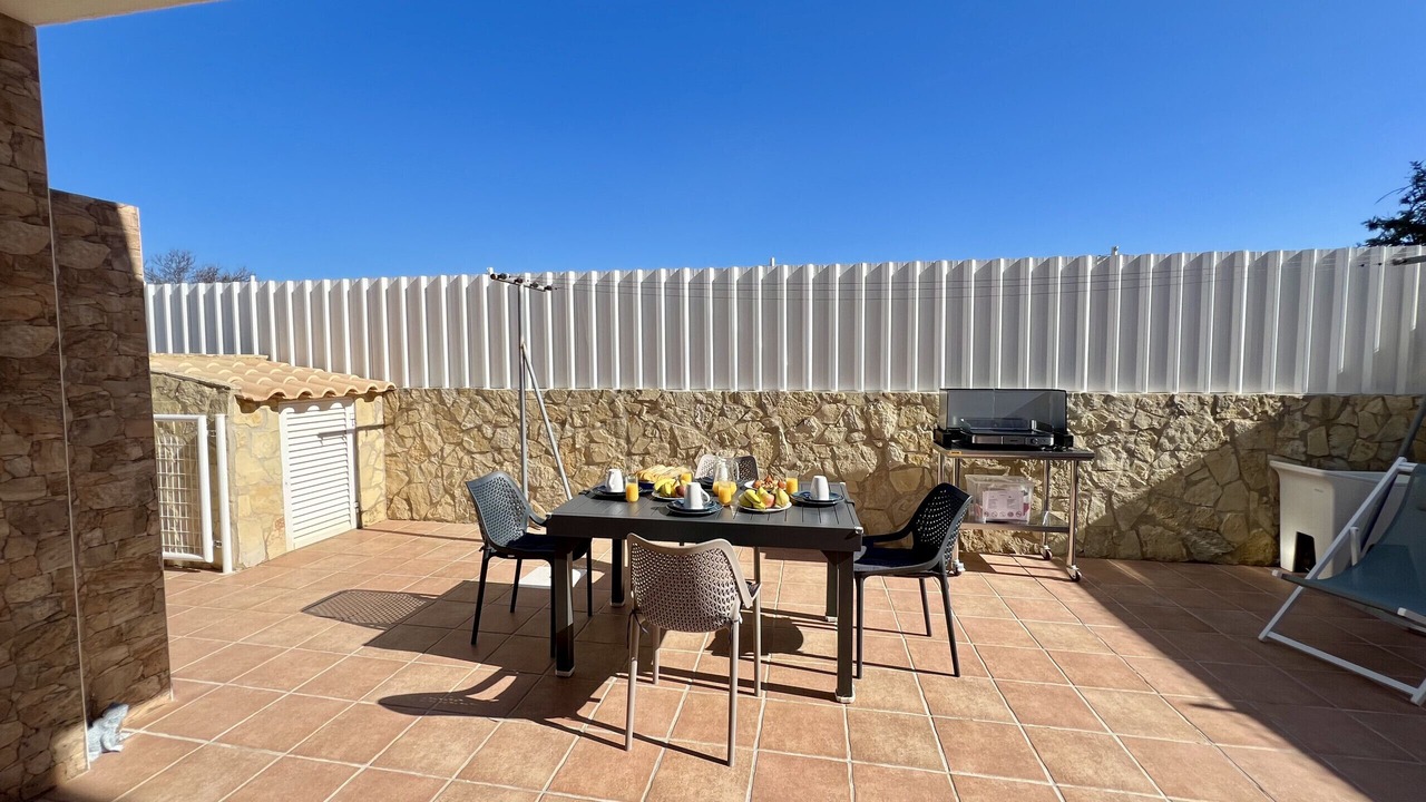 Photo of Outdoor in Pera