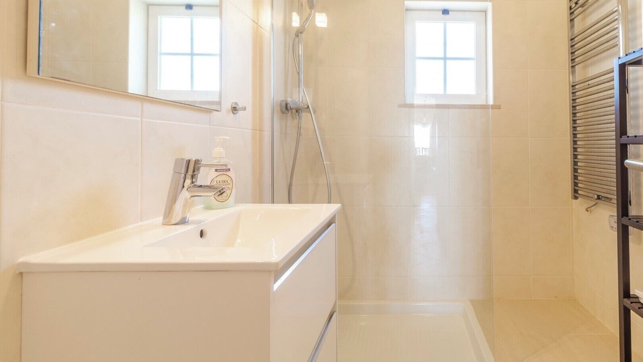 Photo of Bathroom in Meia Praia