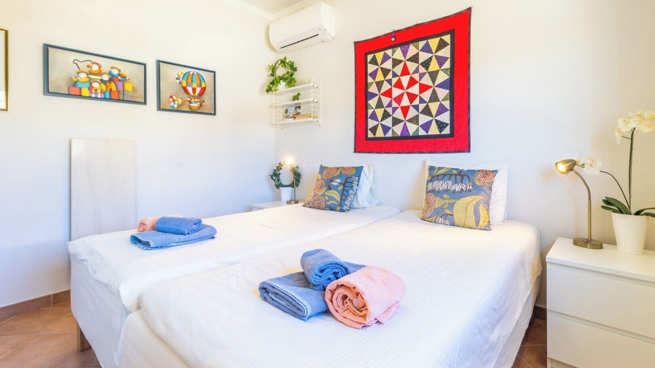 Photo of Bedroom in Meia Praia