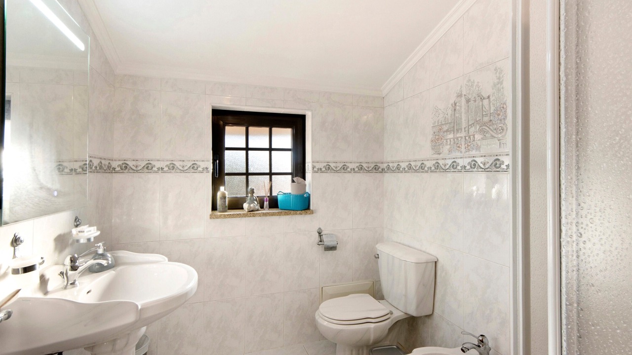 Photo of Bathroom in Cedrim
