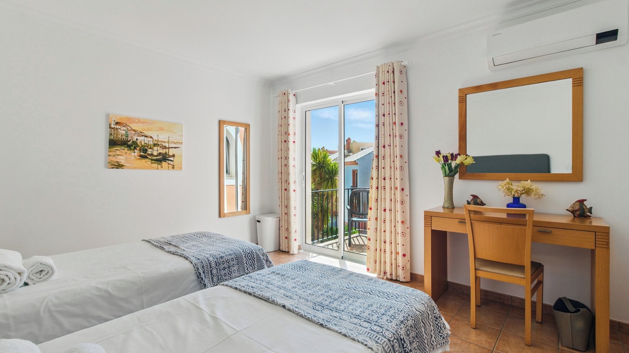Photo of Bedroom in Meia Praia