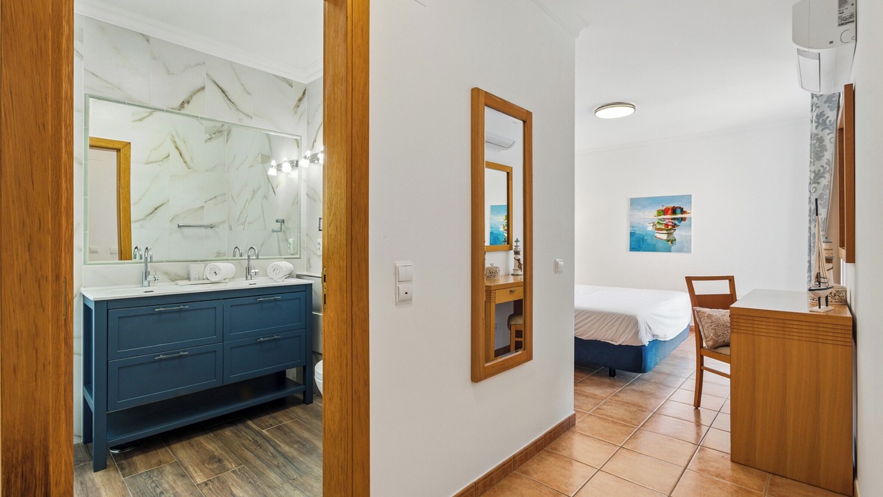 Photo of Bedroom in Meia Praia