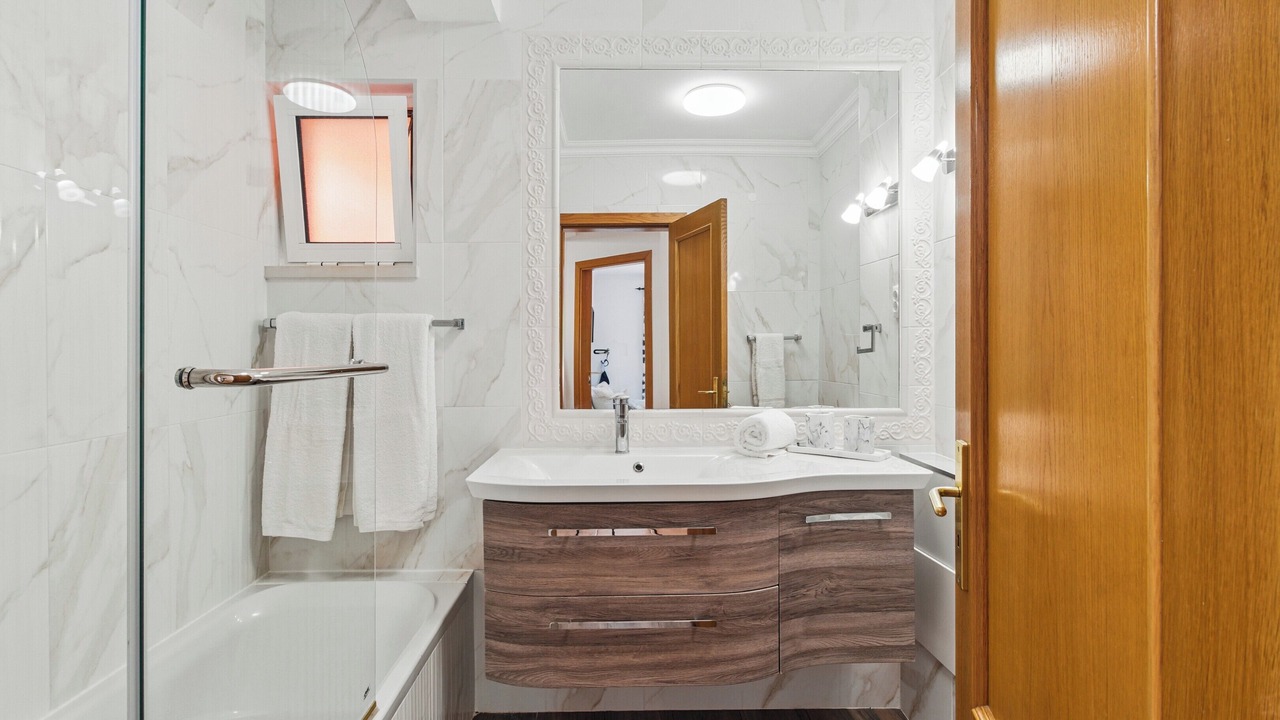 Photo of Bathroom in Meia Praia