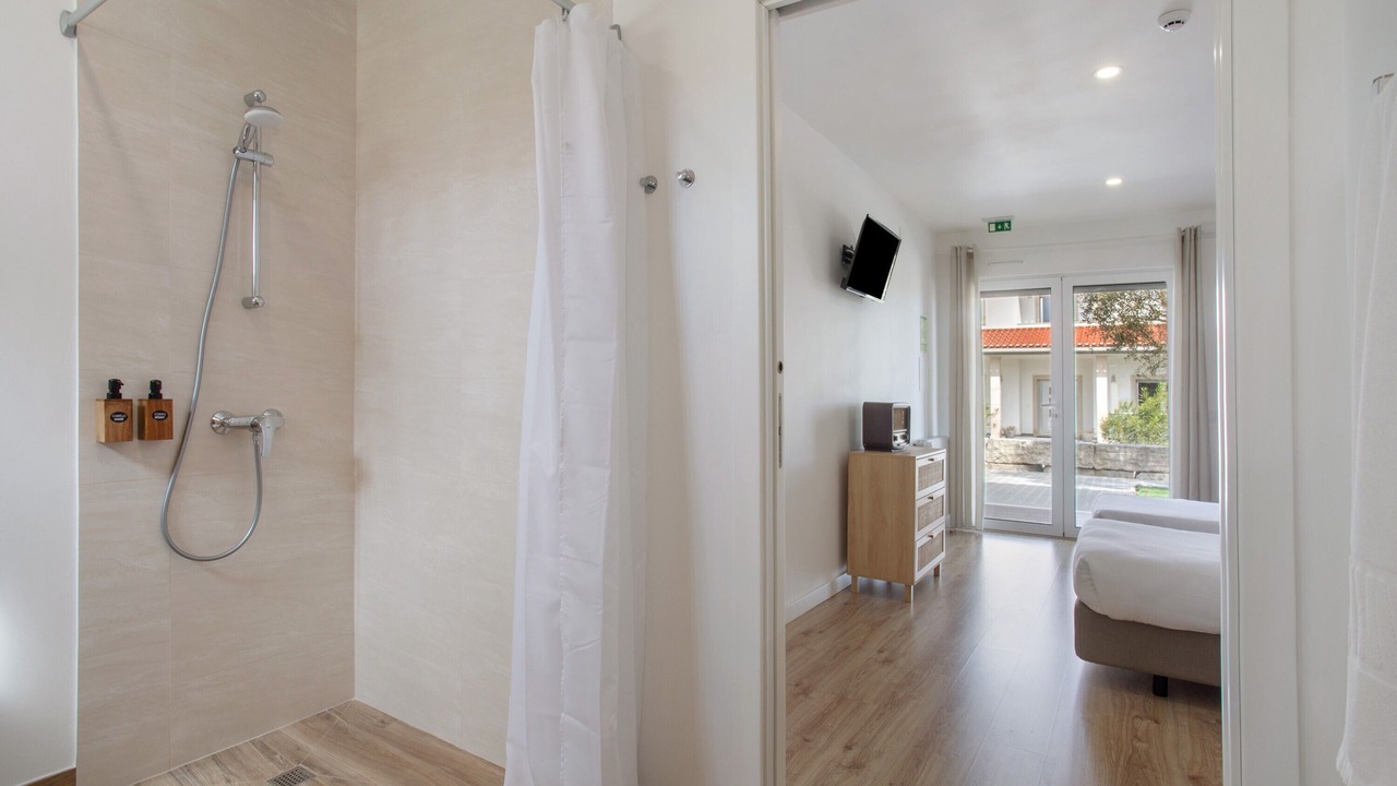 Photo of Bedroom in Raposos