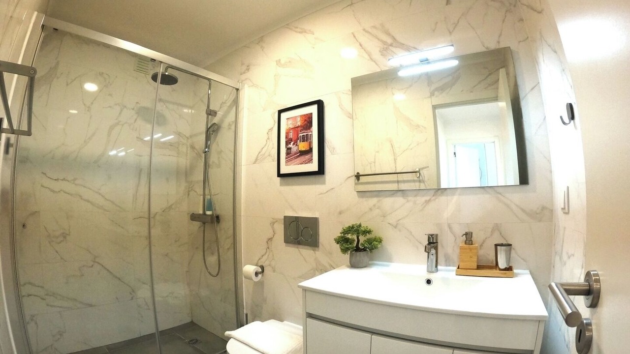 Photo of Bathroom in Benfica
