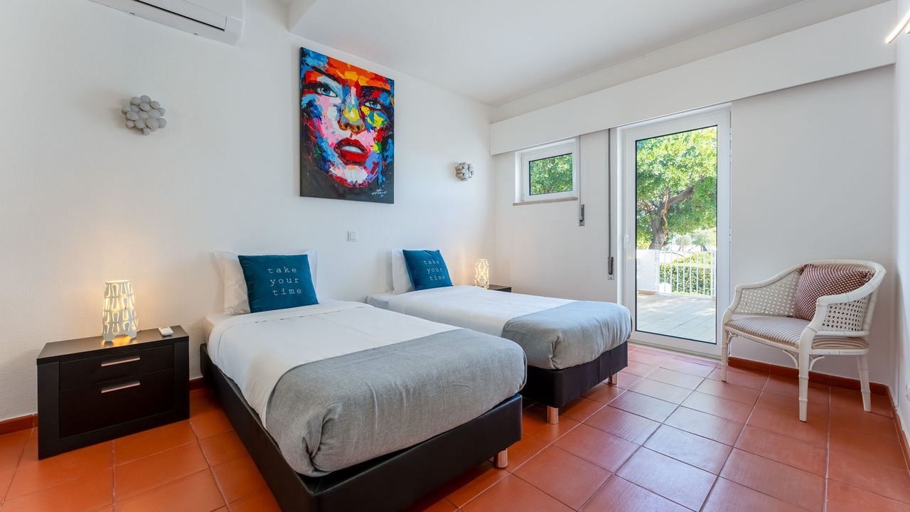 Photo of Bedroom in Alporchinhos