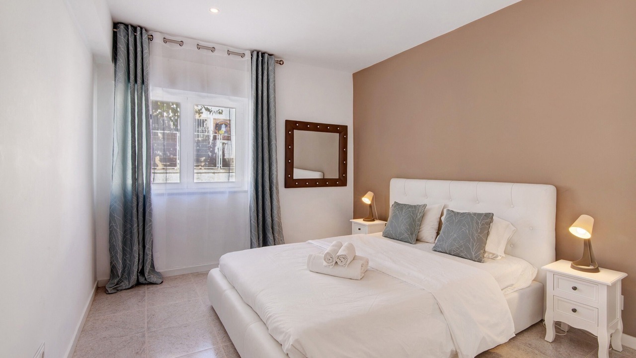Photo of Bedroom in Alporchinhos