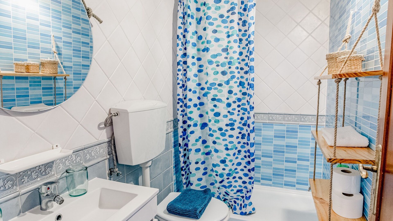 Photo of Bathroom in Peniche