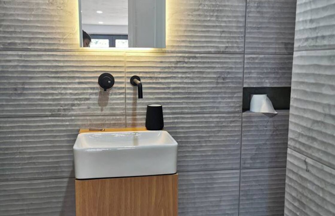 Photo of Bathroom in Cobre